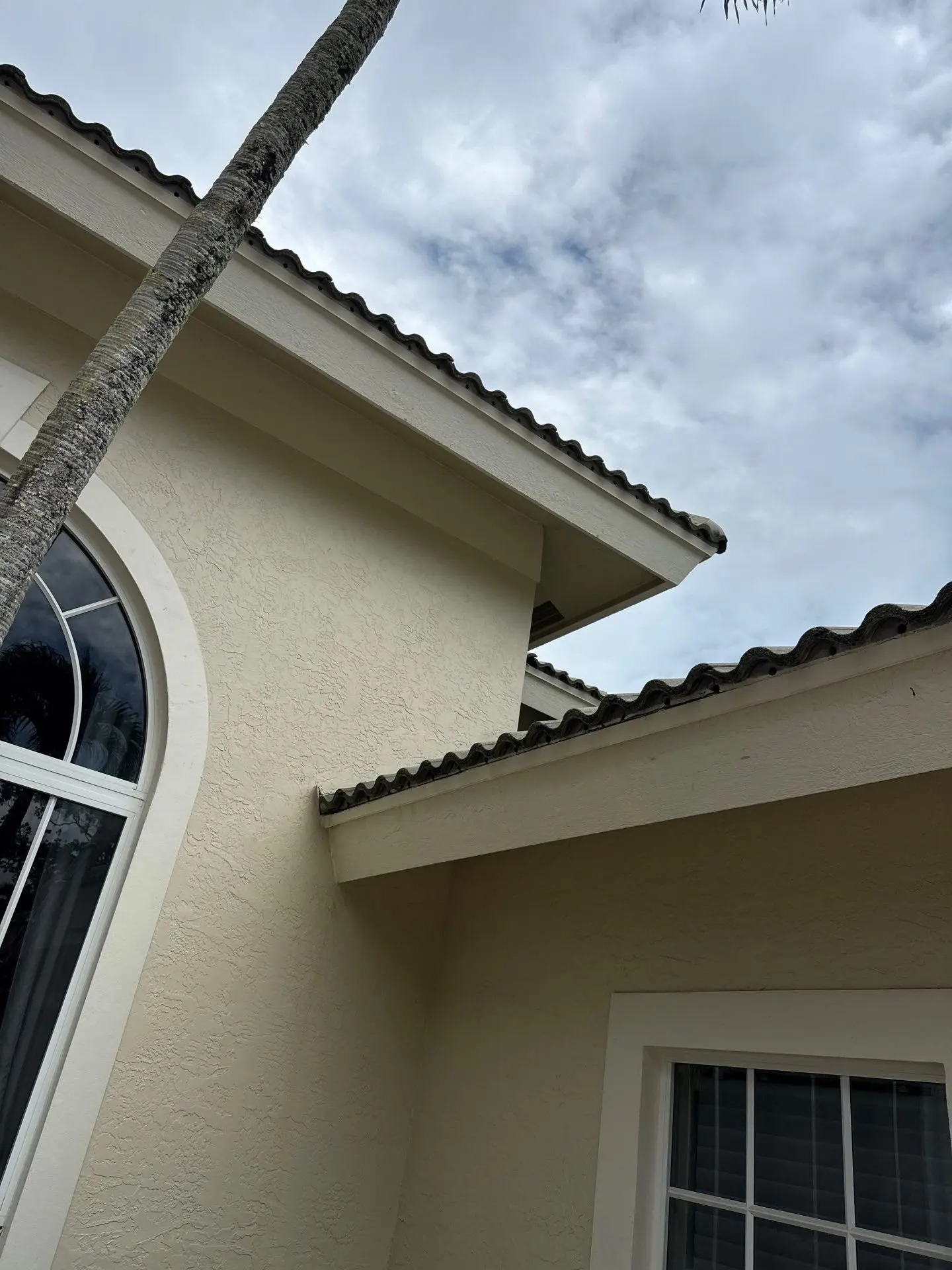 Tile roof return and valley area at a Roofs Done Right repair project in Jupiter, Florida